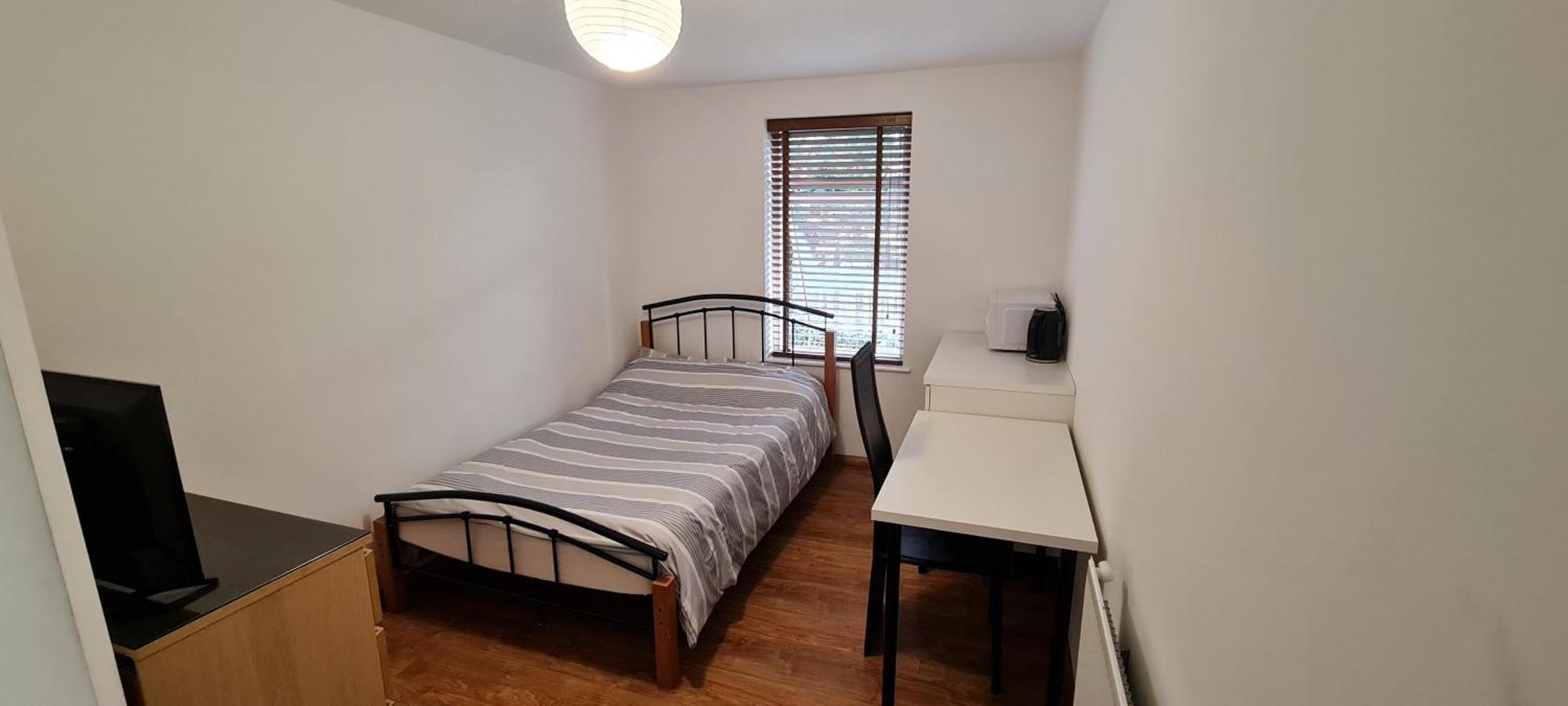 Luton, Lu3 Double Ensuite Room Luton  Værelse billede